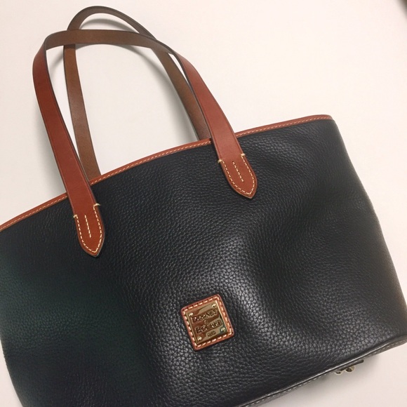Dooney & Bourke Handbags - Dooney& Bourke shopper tote leather purse